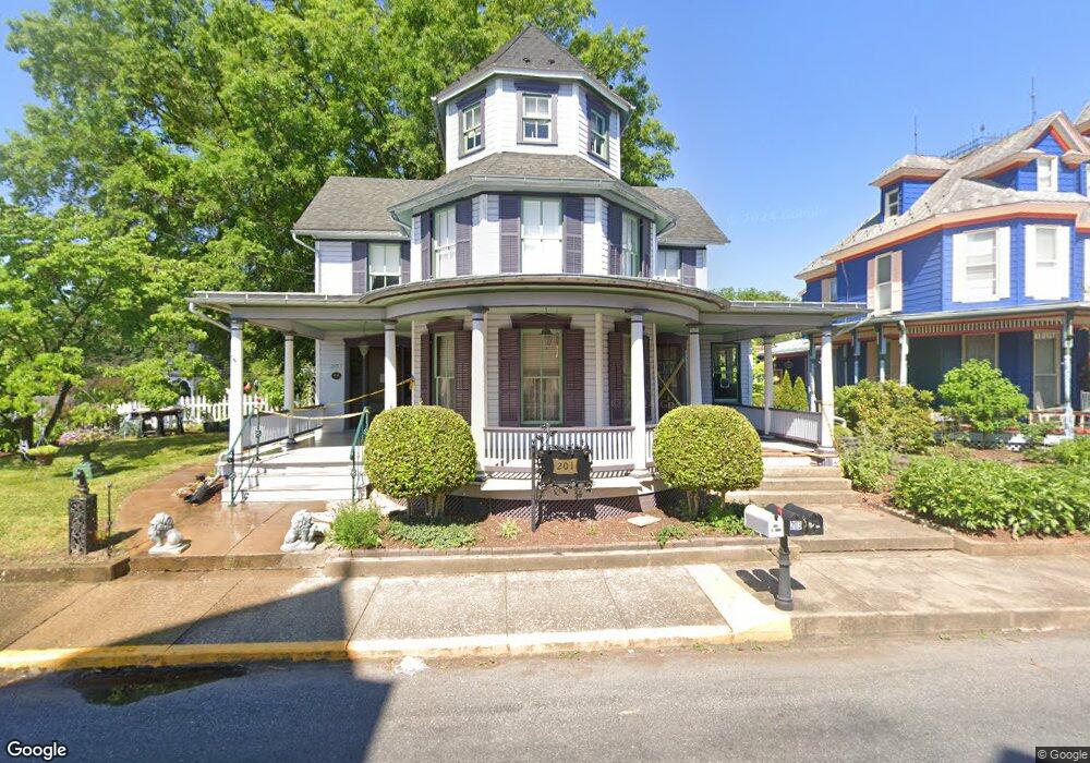 201 Piccadilly St, Edinburg, VA 22824 - photo 1