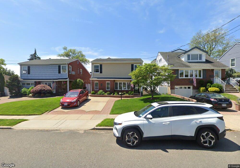 883 Jackson Ave, Franklin Square, NY 11010 - photo 1