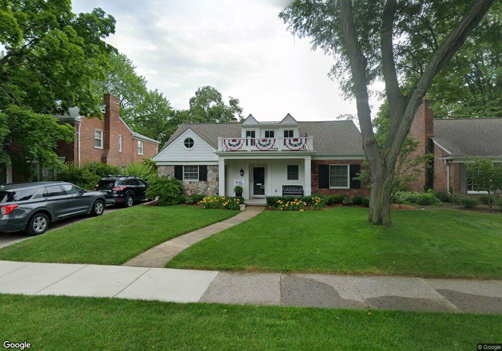 7 Radnor Cir, Grosse Pointe Farms, MI 48236 - photo 1