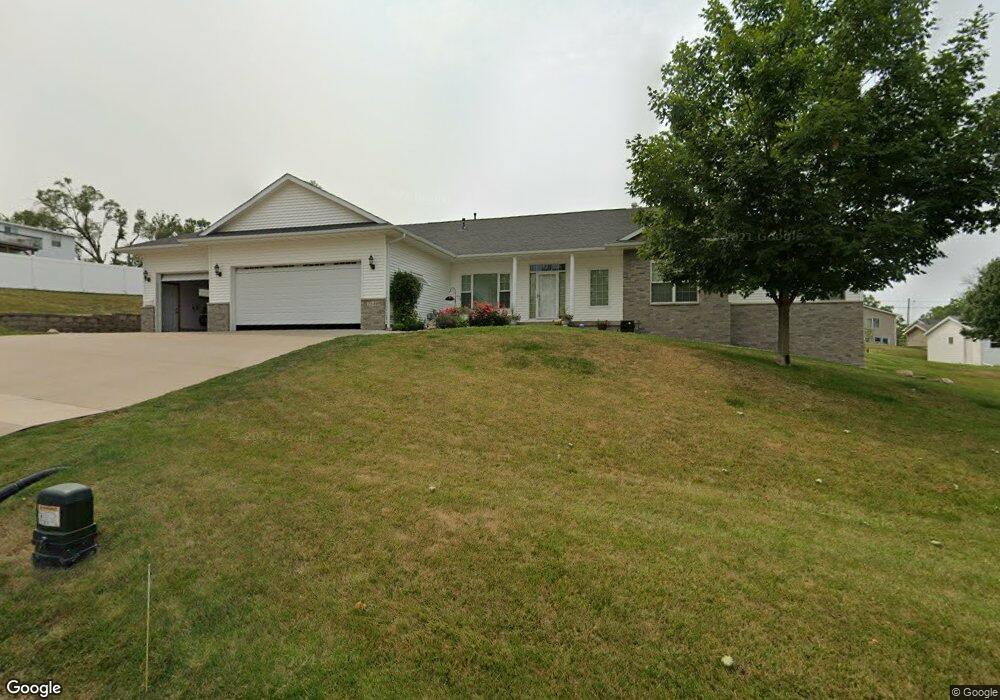 2540 Kathryn St SW, Cedar Rapids, IA 52404 - photo 1