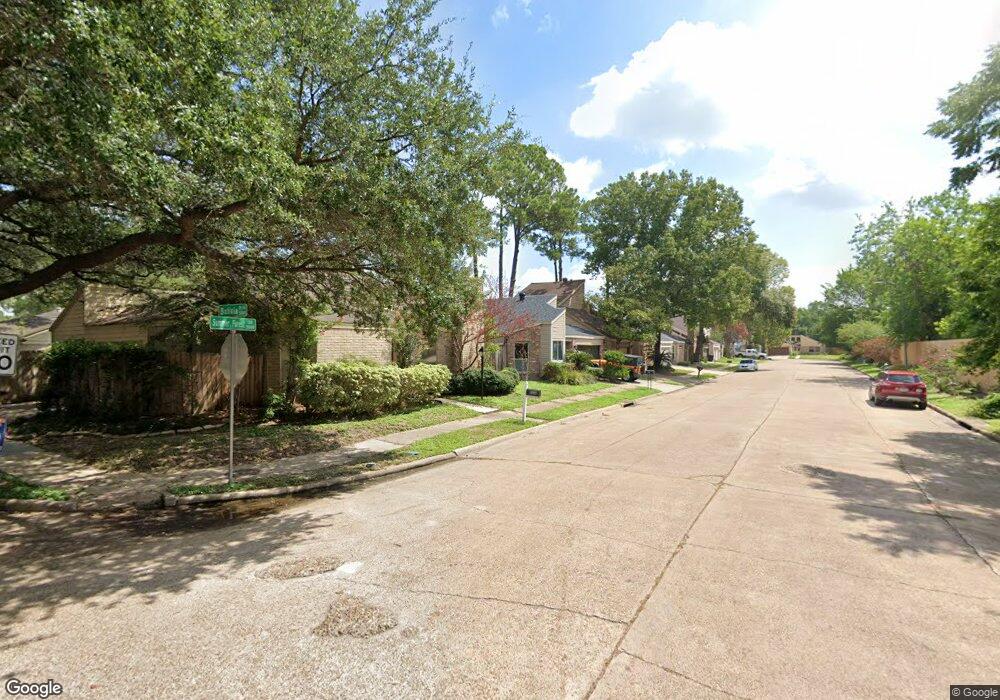 5026 Summer Forest Dr, Houston, TX 77091 - photo 1