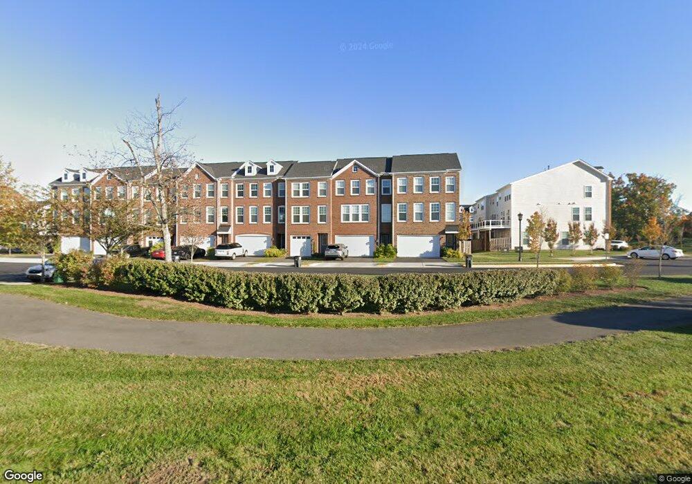 42279 Lancaster Woods Square, Chantilly, VA 20152 - photo 1