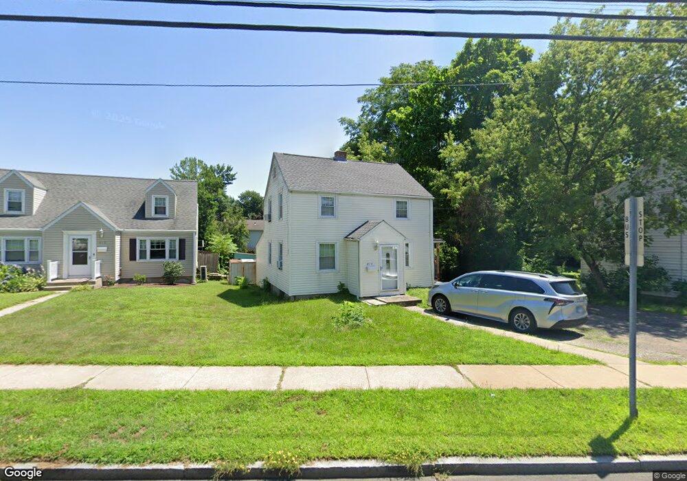 814 Quaker Ln S, West Hartford, CT 06110 - photo 1