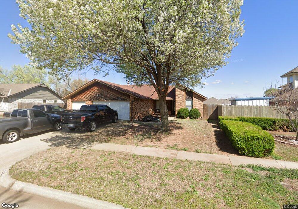 1669 NE 6th St, Moore, OK 73160 - photo 1