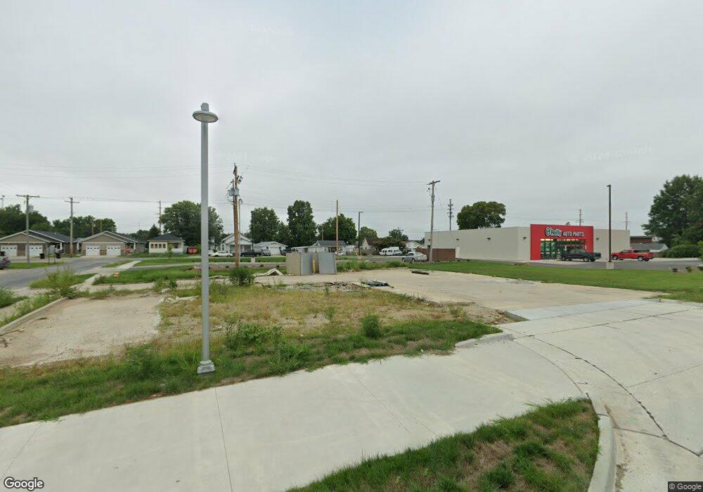 1001 W Fayette Ave, Effingham, IL 62401 - photo 1