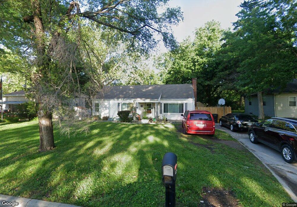 2213 SW Mission Ave, Topeka, KS 66614 - photo 1