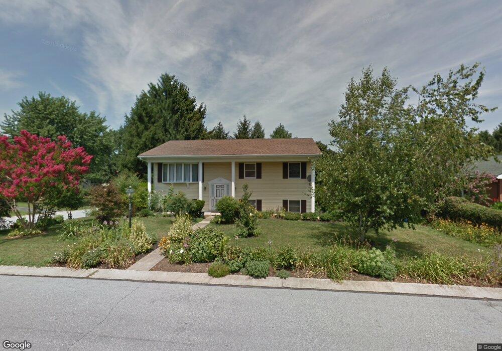 181 Lamp Post Ln, Hershey, PA 17033 - photo 1