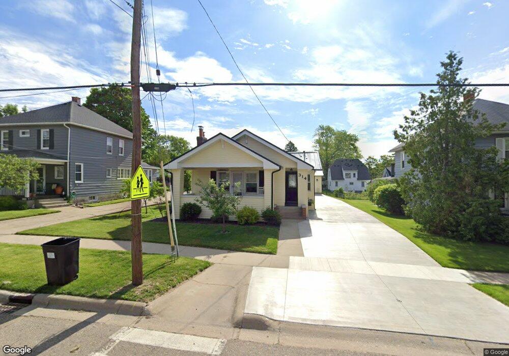 314 N Mckinley Rd, Flushing, MI 48433 - photo 1