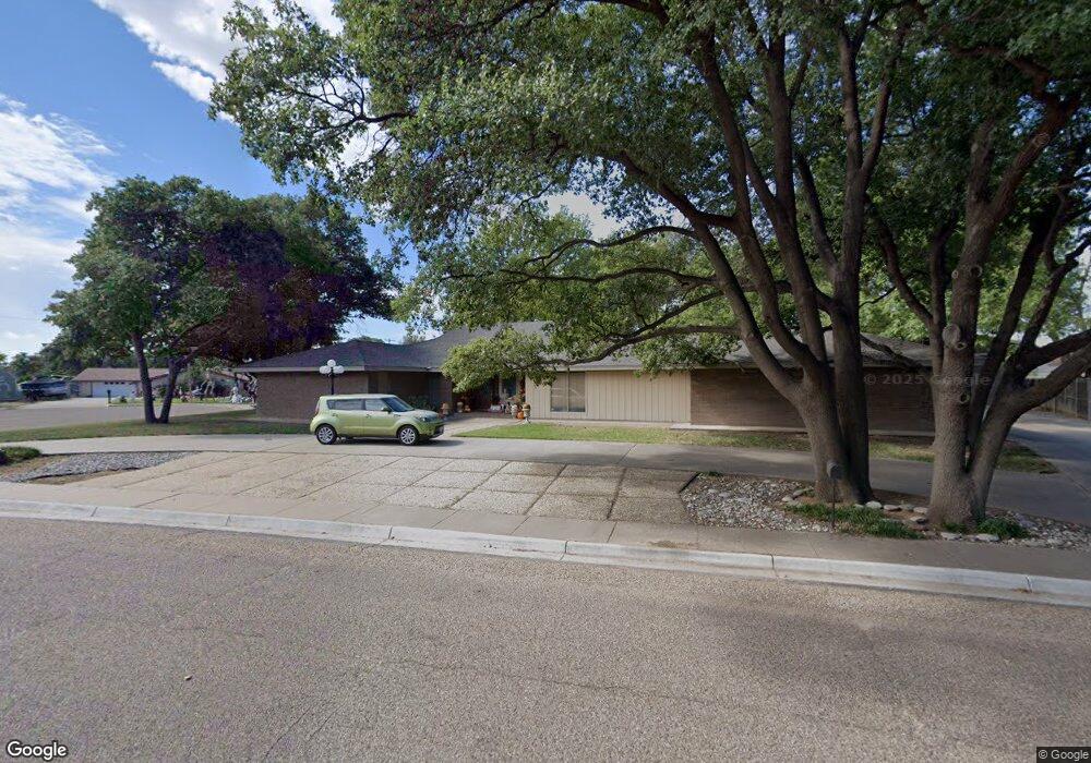 211 Bailey Ave, Dumas, TX 79029 - photo 1