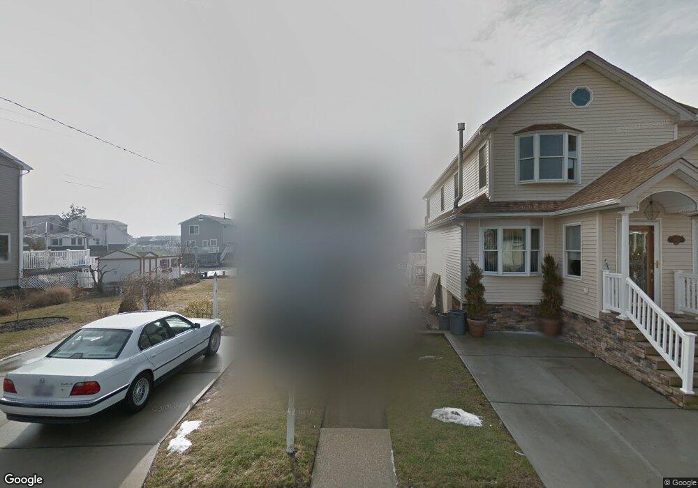 3644 Somerset Dr, Seaford, NY 11783 - photo 1