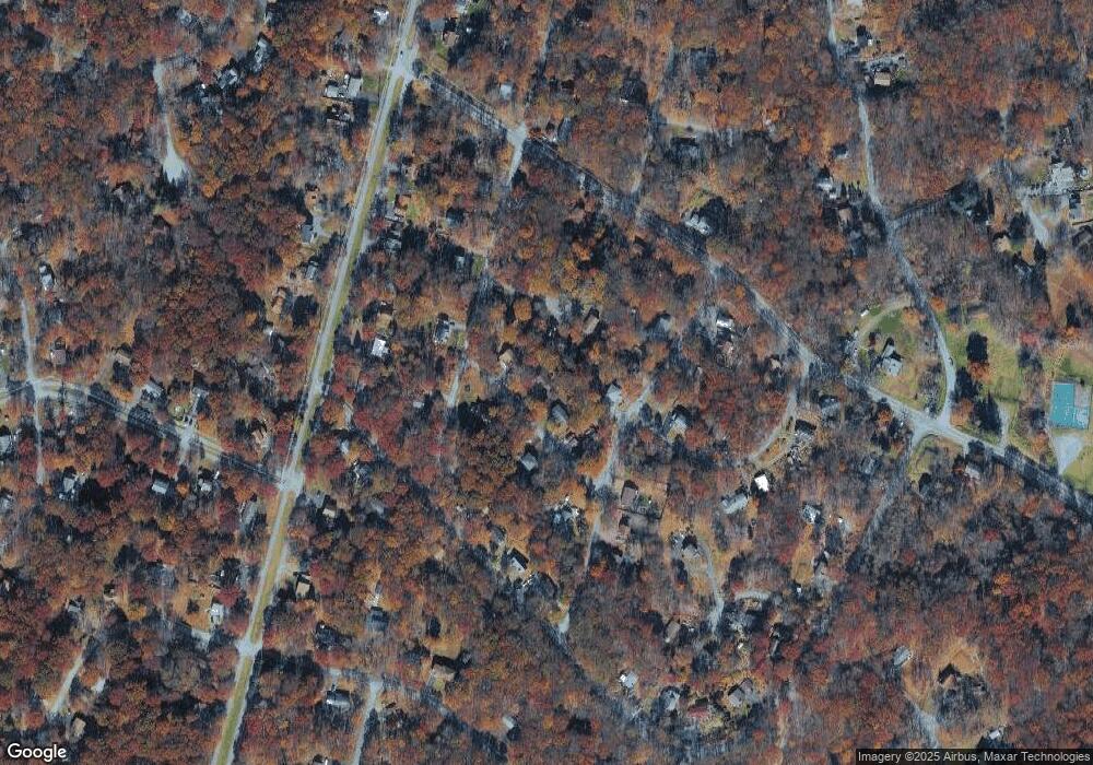 112 Rustin Place, Bushkill, PA 18324 - photo 1