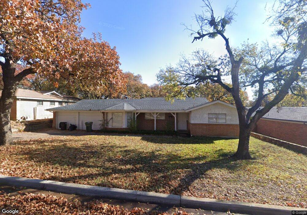 812 Patti Dr, Bedford, TX 76022 - photo 1
