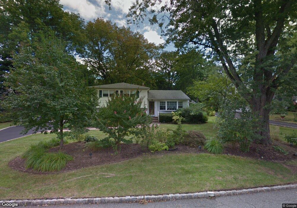 258 Runnymede Pkwy, New Providence, NJ 07974 - photo 1