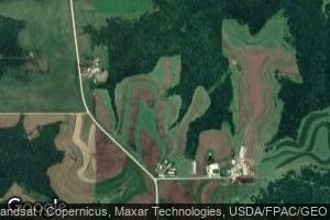 2226 Manning Dr, Lansing, IA 52151
