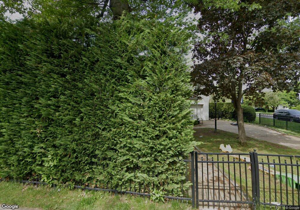 256 Windsor Ln, West Hempstead, NY 11552 - photo 1