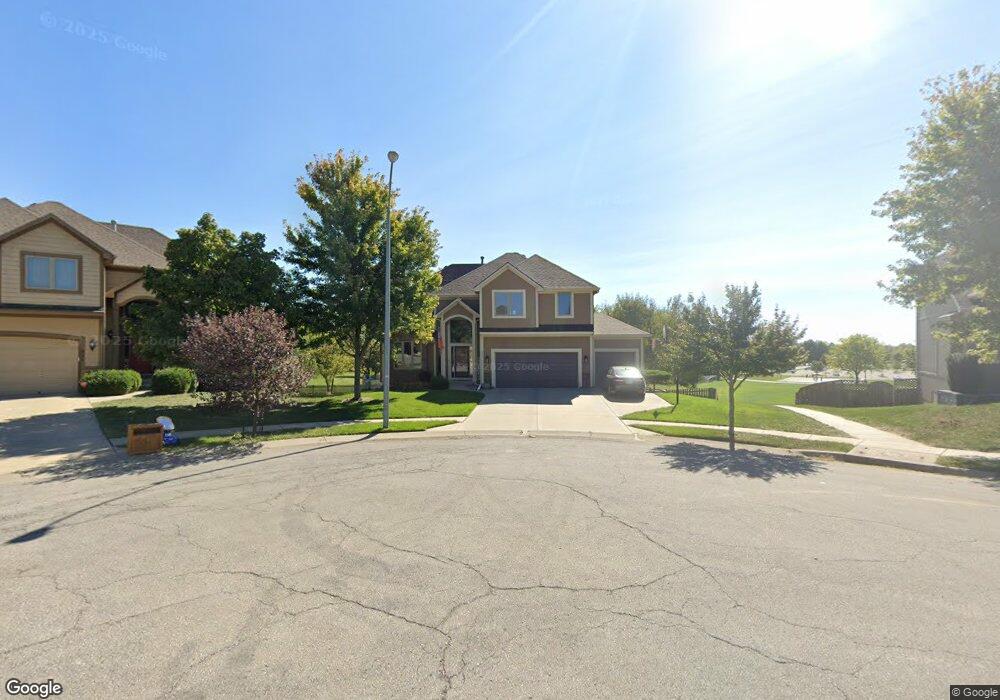 813 S Franklin St, Raymore, MO 64083 - photo 1