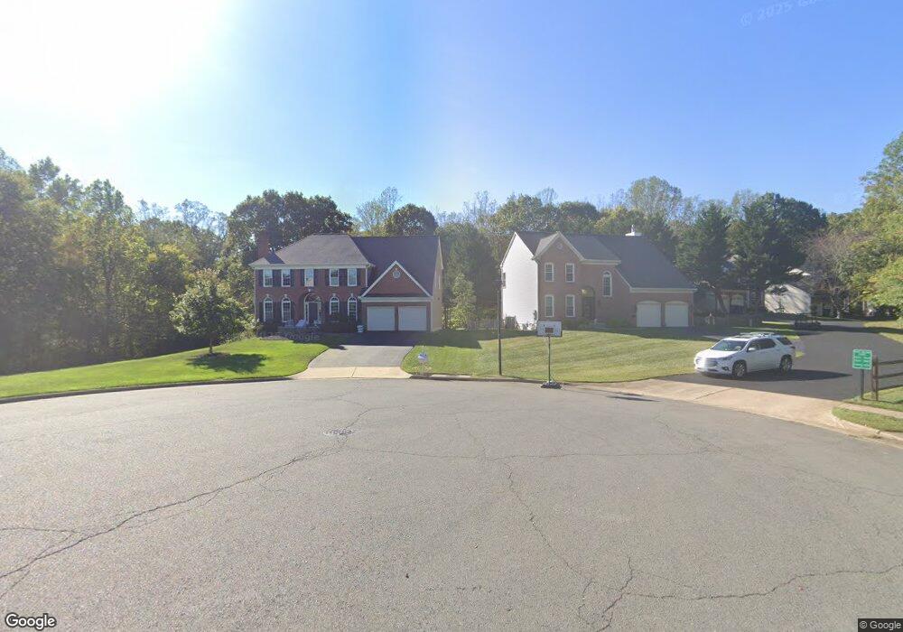 13621 Bare Island Dr, Chantilly, VA 20151 - photo 1