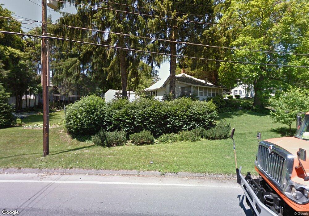 8 Woodvine Ave, Oakville, CT 06779 - photo 1