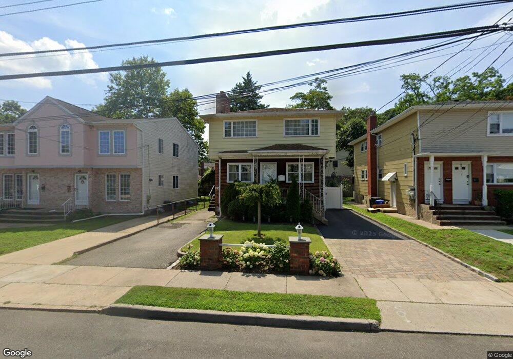 67 Inwood Rd unit 1st Fl, Port Washington, NY 11050 - photo 1