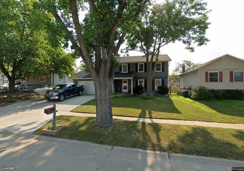 613 Concord Ln NW, Cedar Rapids, IA 52405 - photo 1