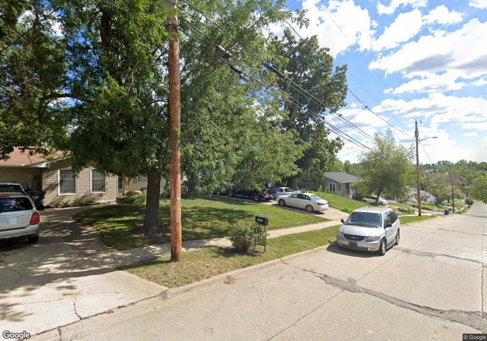 1669 20th St NW, Cedar Rapids, IA 52405 - photo 1