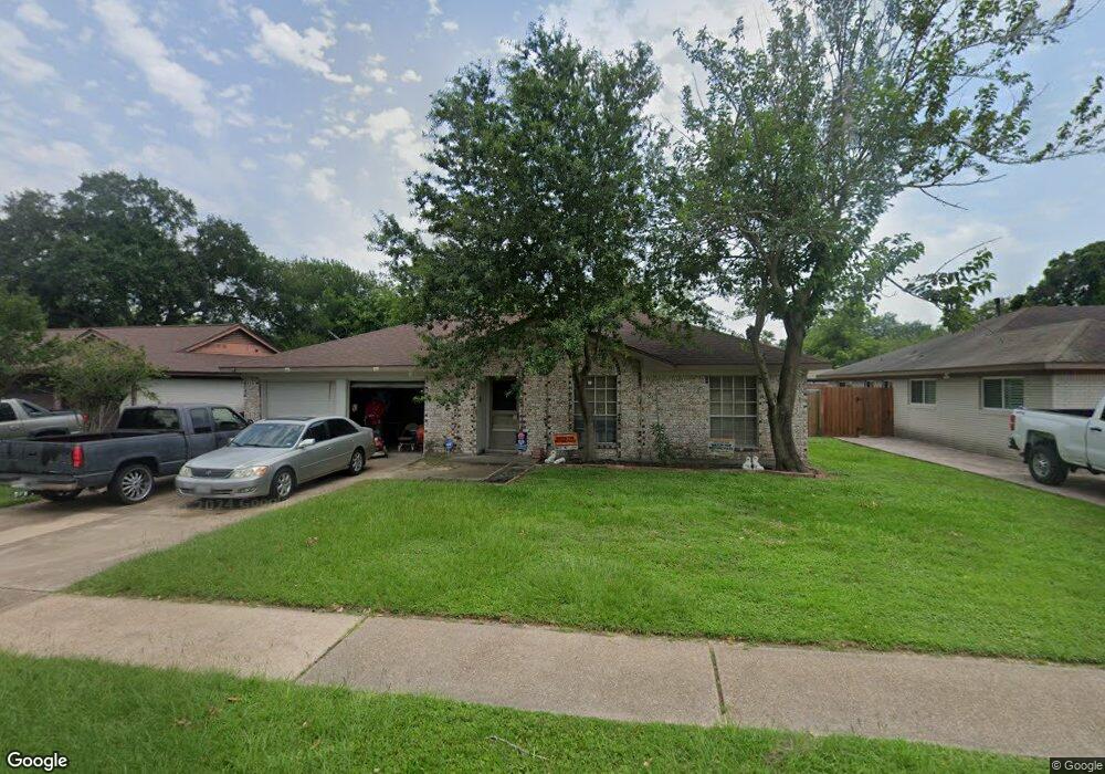 1211 Hidden Valley Dr, Houston, TX 77088 - photo 1