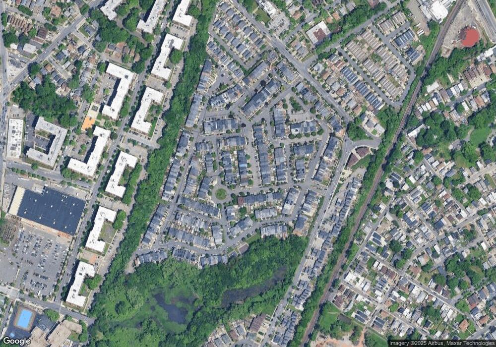 44 Studio Ln, Staten Island, NY 10304 - photo 1