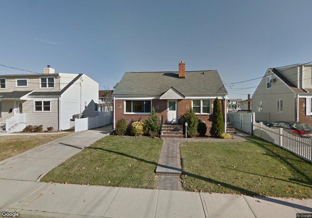 121 Branch Ave, Freeport, NY 11520 - photo 1