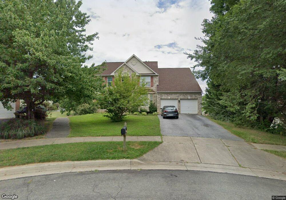 9 Village Green Ct, Germantown, MD 20876 - photo 1