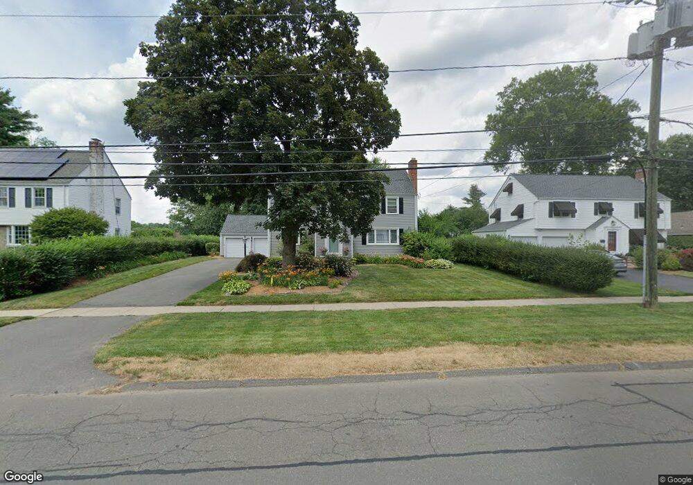 120 Mohawk Dr, West Hartford, CT 06117 - photo 1