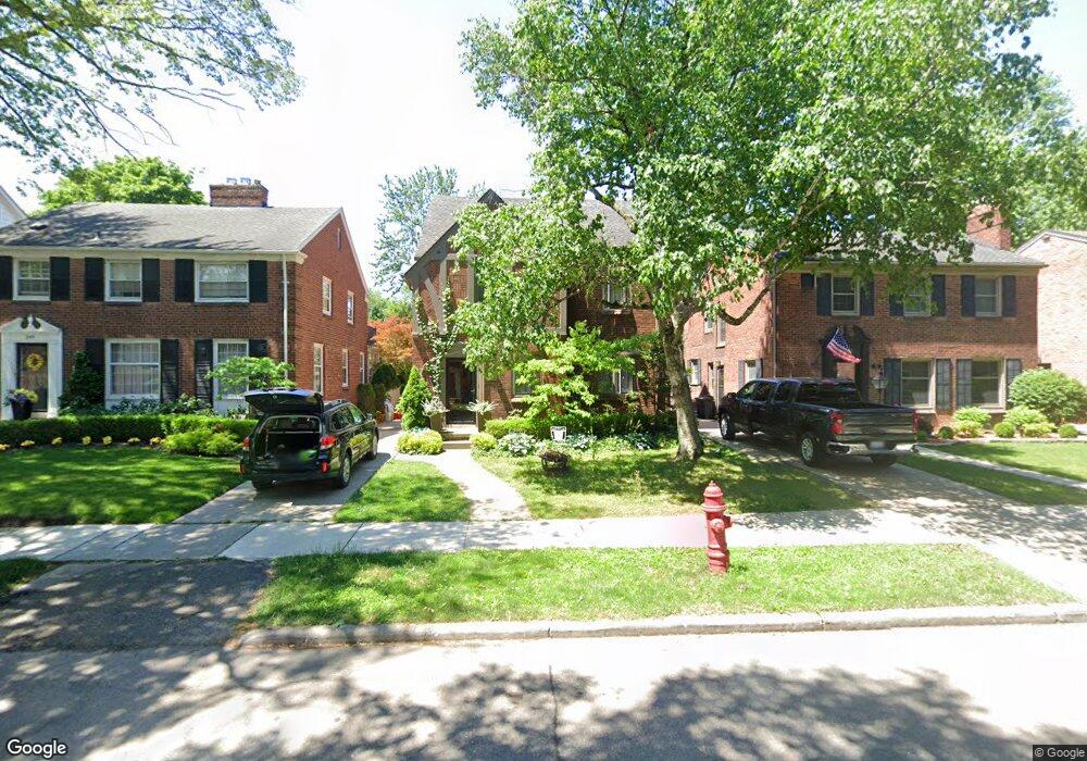 351 Mcmillan Rd, Grosse Pointe Farms, MI 48236 - photo 1