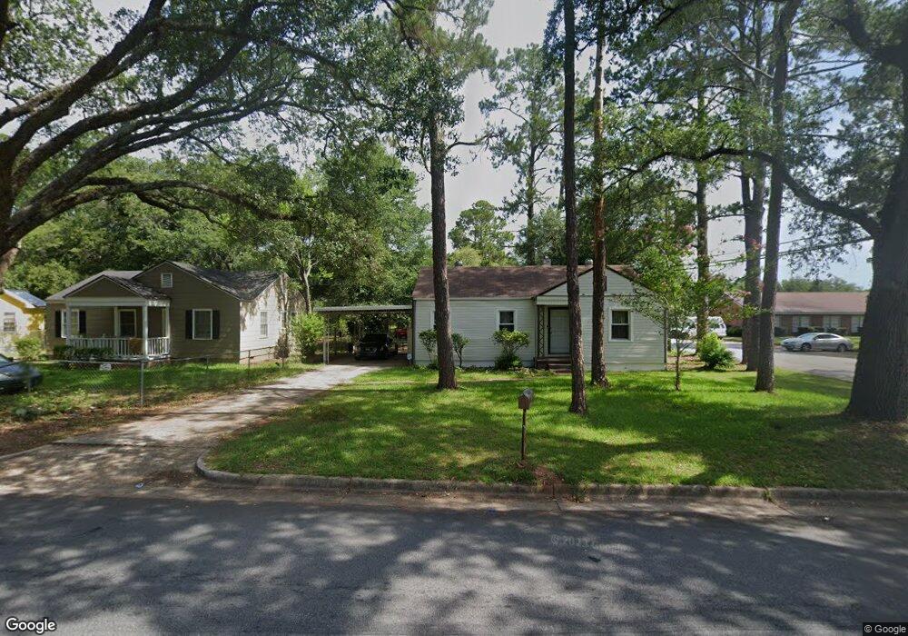 1201 W Whitney Ave, Albany, GA 31707 - photo 1