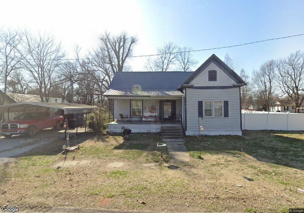 318 Church St, New Madrid, MO 63869 - photo 1