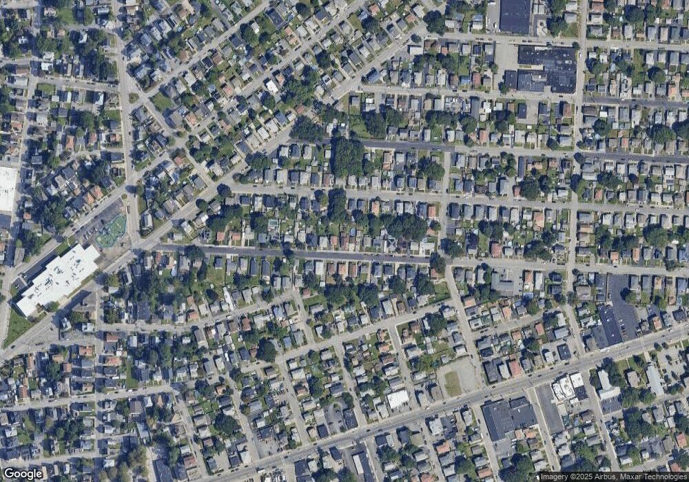 70 Bucklin St, Pawtucket, RI 02861 - photo 1