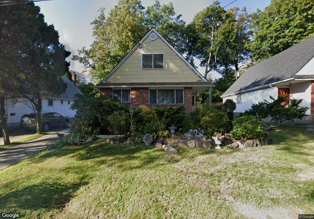 71 Susquehanna Ave, Great Neck, NY 11021 - photo 1