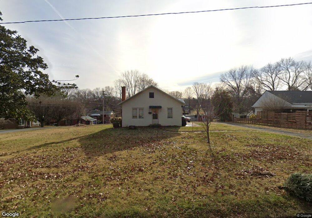 1704 E Unaka Ave, Johnson City, TN 37601 - photo 1