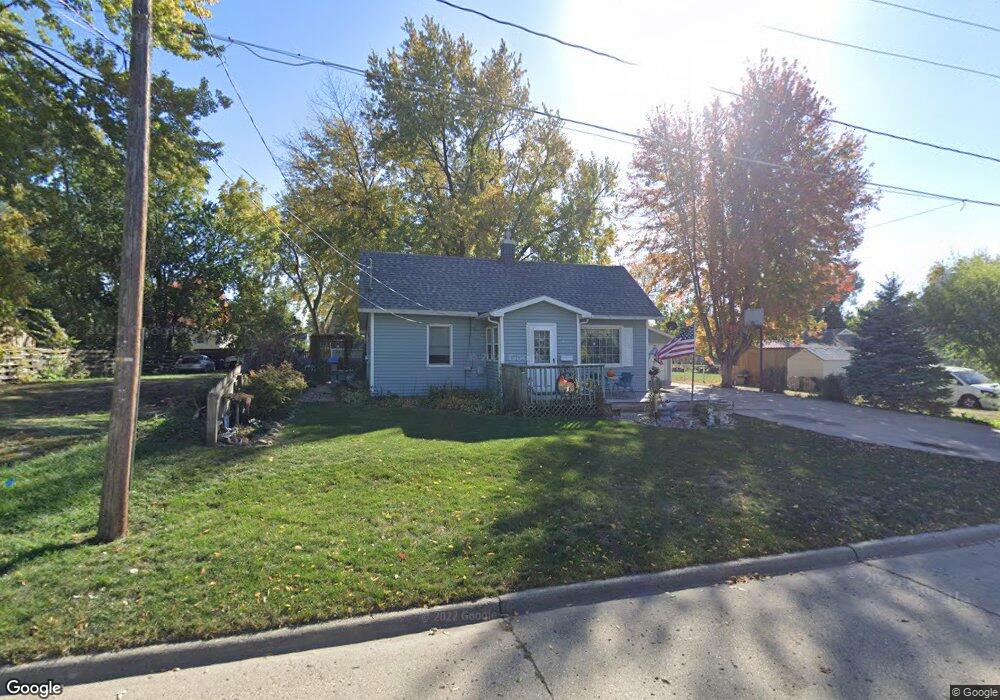 713 N 9th Ave E, Newton, IA 50208 - photo 1