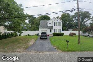 54 Oak Dr, Riverhead, NY 11901