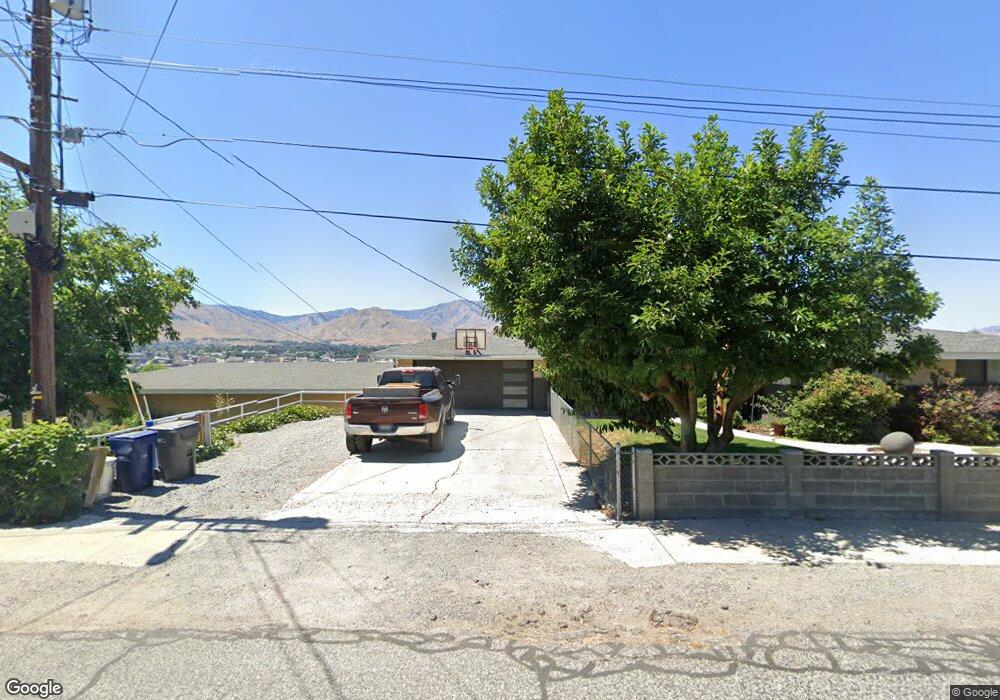 1602 N Ashland Ave, East Wenatchee, WA 98802 - photo 1
