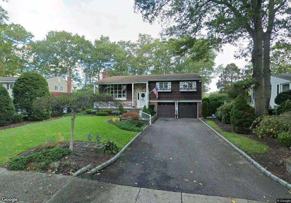 25 Stuyvesant Ln, Smithtown, NY 11787 - photo 1