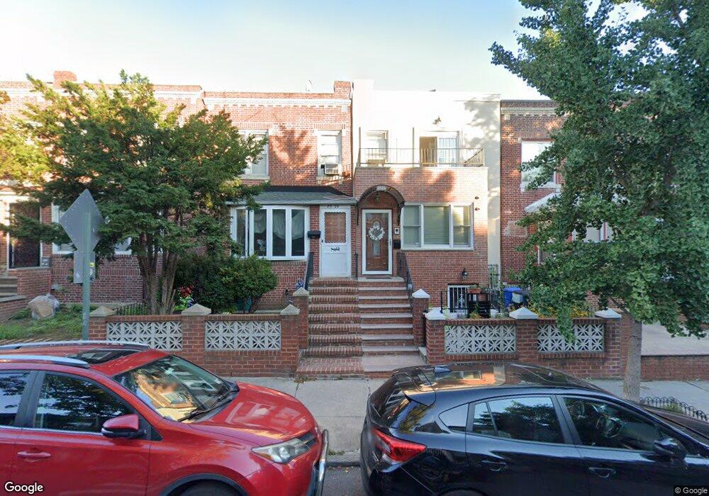2524 37th St, Astoria, NY 11103 - photo 1