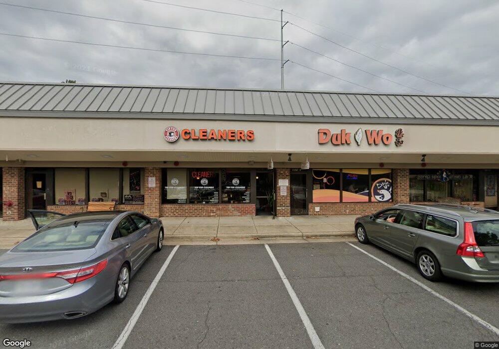 9576 Burke Rd, Burke, VA 22015 - photo 1