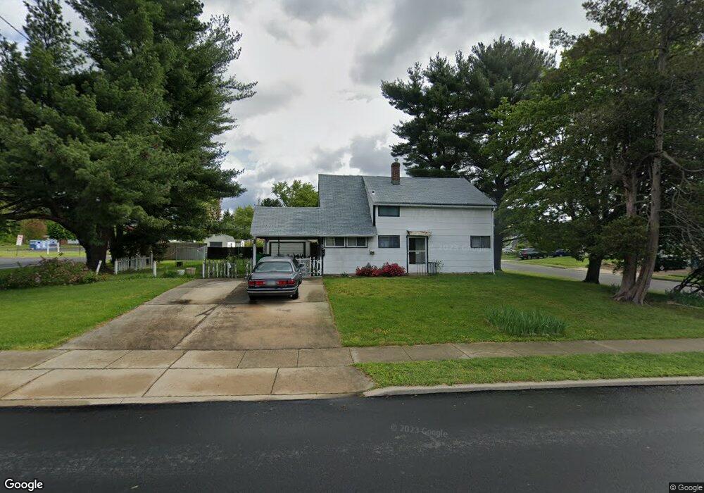 1 Goldenridge Dr, Levittown, PA 19057 - photo 1