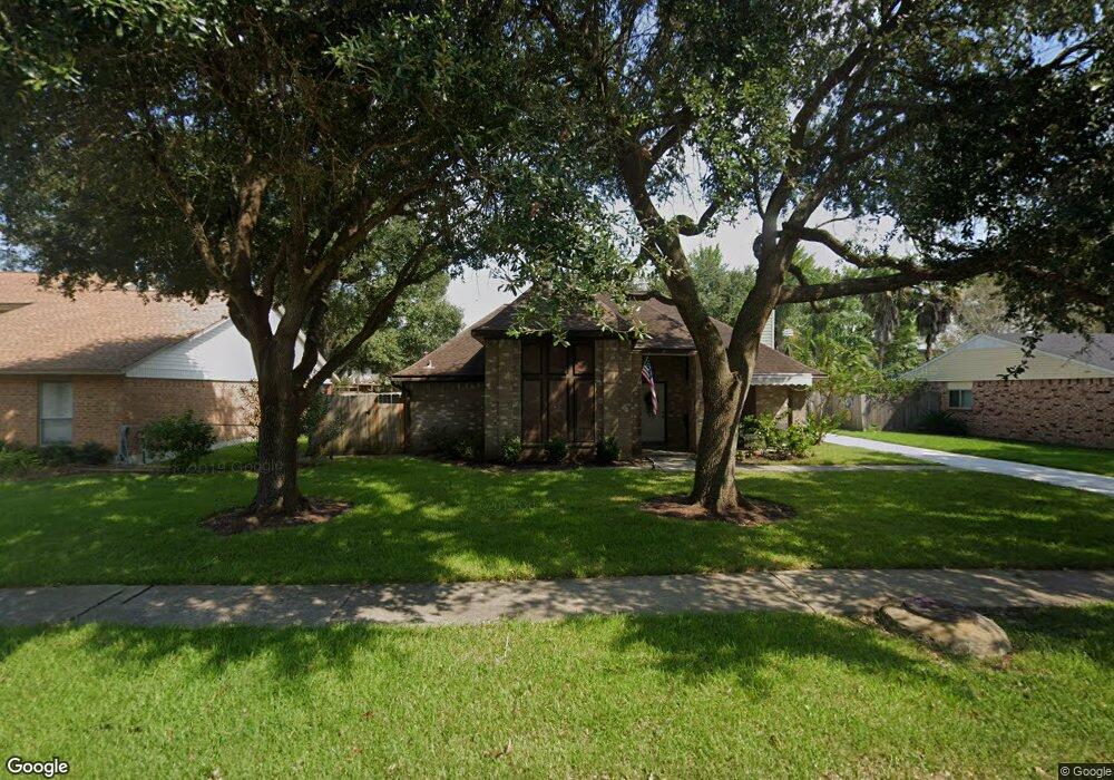 411 Gleneagles Dr, Friendswood, TX 77546 - photo 1