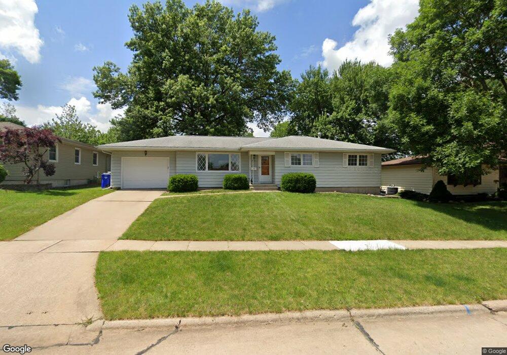 2716 Southland St SW, Cedar Rapids, IA 52404 - photo 1