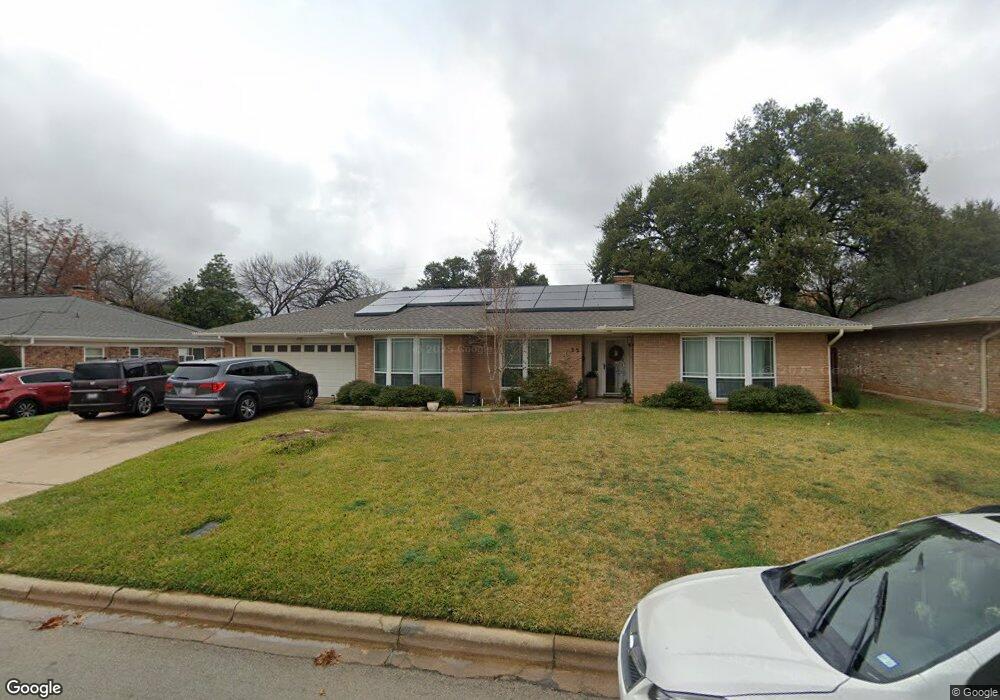 432 Plainview Dr, Hurst, TX 76054 - photo 1