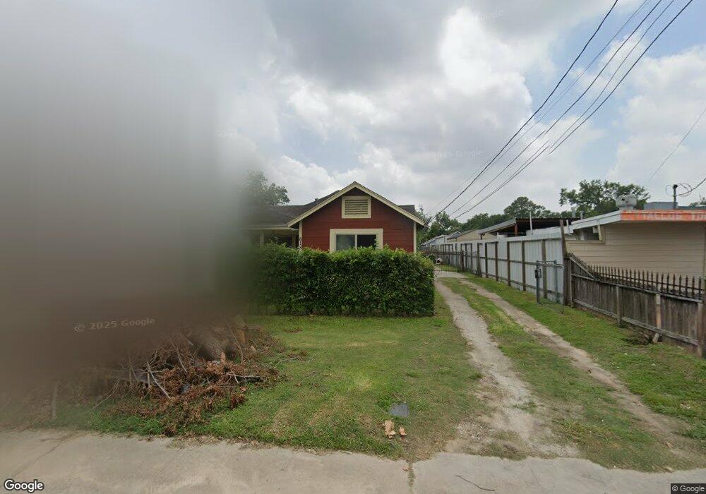 618 E Crosstimbers St, Houston, TX 77022 - photo 1