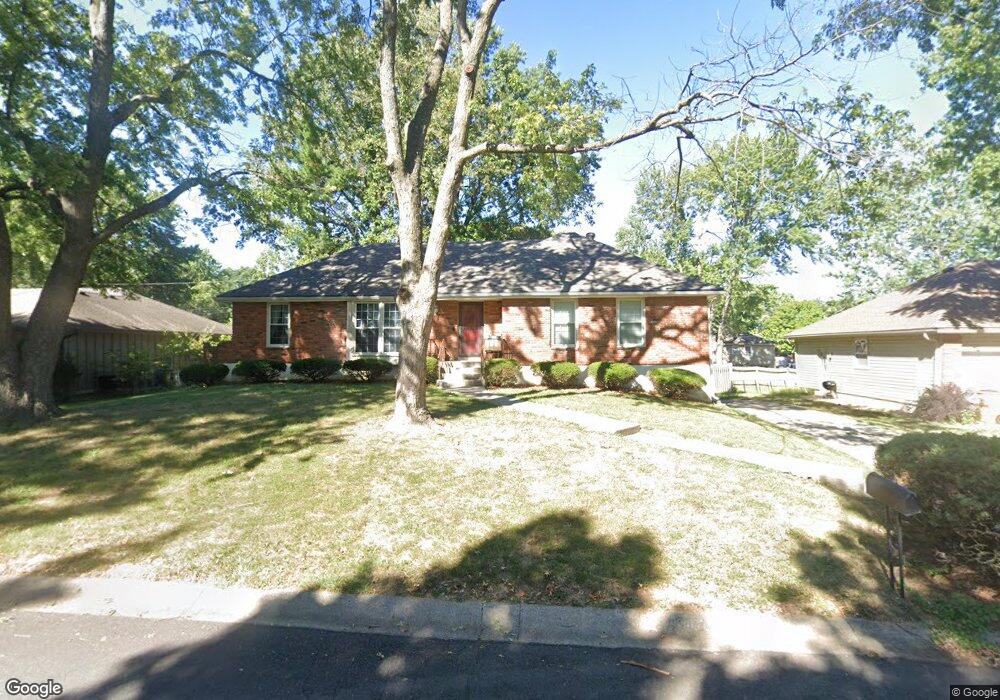 821 NW 12th St, Blue Springs, MO 64015 - photo 1