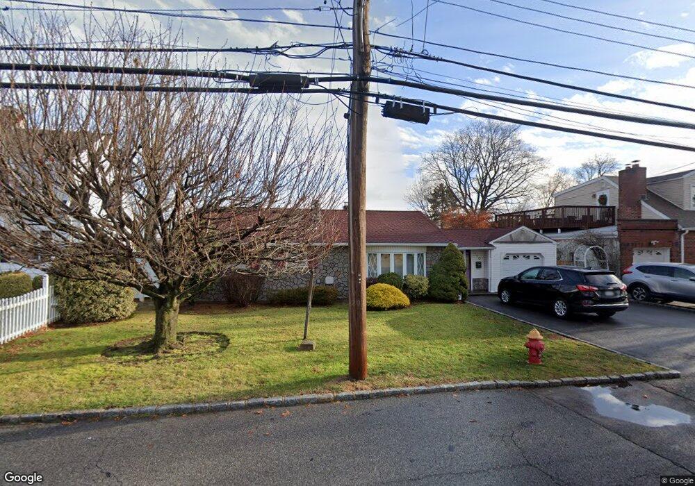 108 Heights Dr, Yonkers, NY 10710 - photo 1