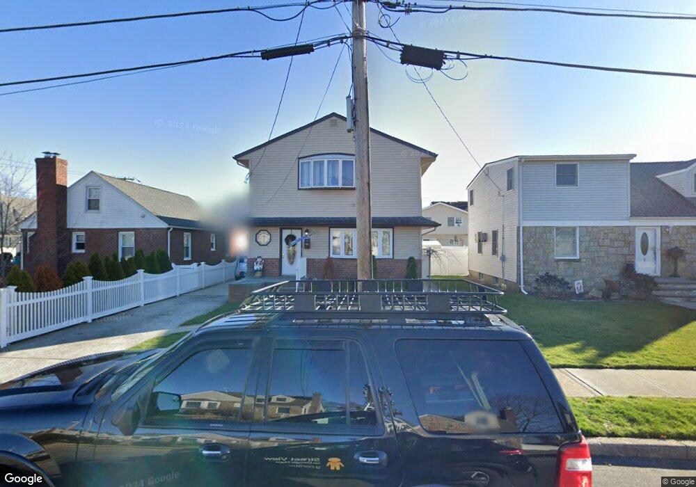 2734 Regina Ave, North Bellmore, NY 11710 - photo 1